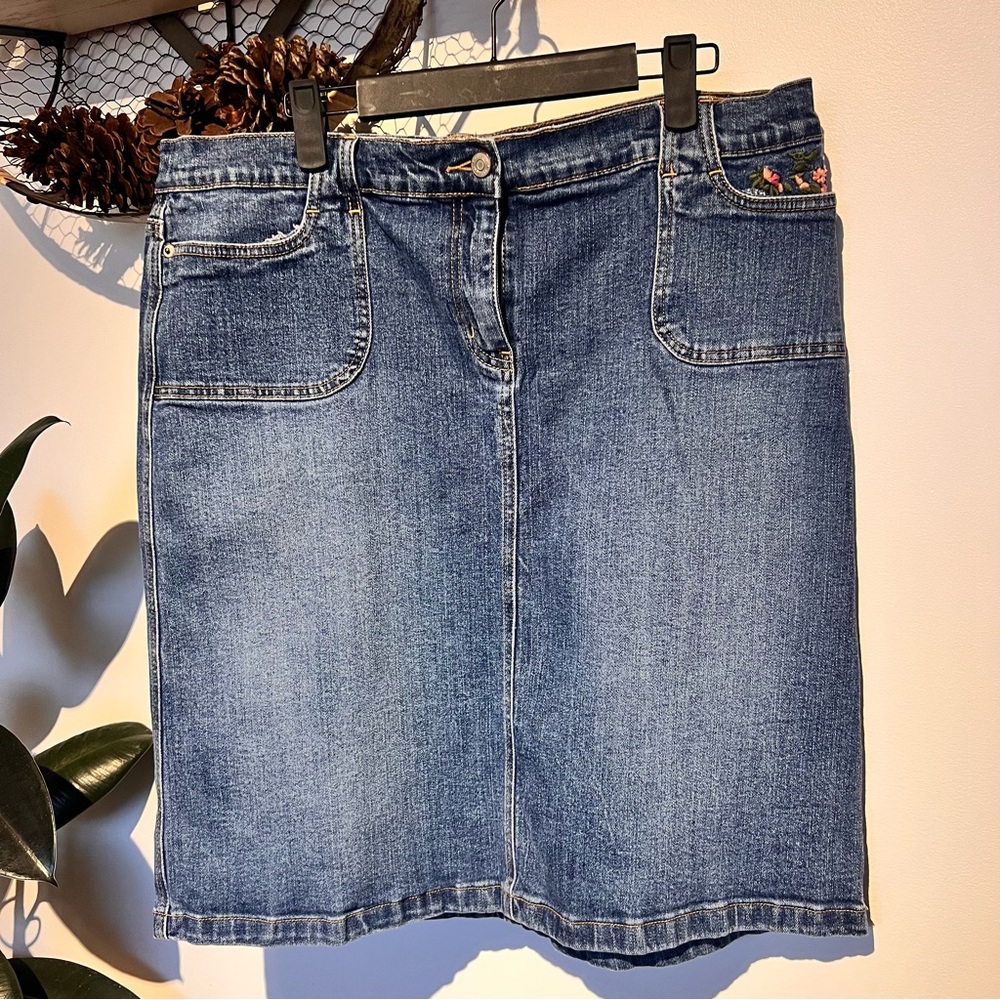 Villager by Liz Clairborne Blue Denim Midi Skirt with Floral Embroidery